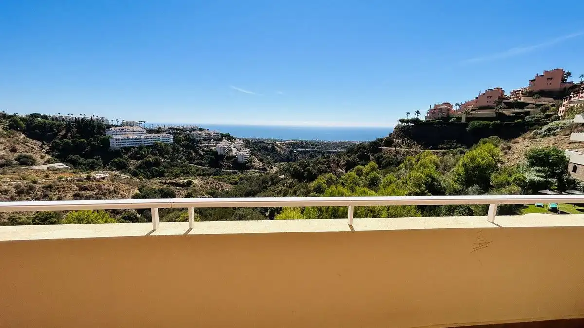 Apartament amb piscina en venda a Calahonda, imagen 2