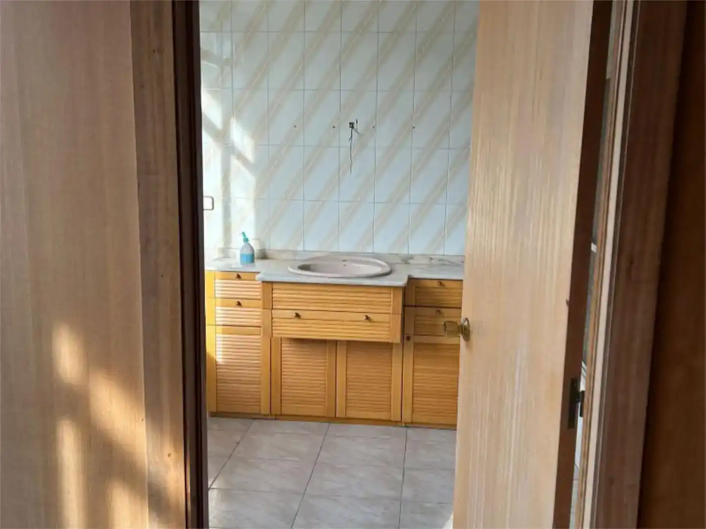 Badezimmer von Büro zur Miete in Soto del Barco