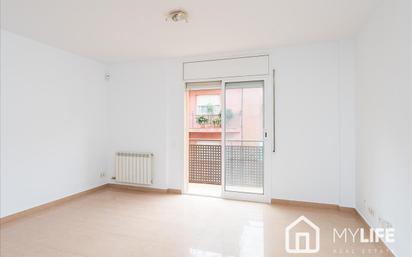 Living room of Flat for sale in  Barcelona Capital  with Balcony