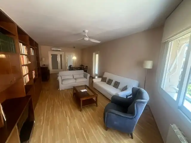 Wohnzimmer von Wohnung zur Miete in Sant Cugat del Vallès mit Klimaanlage, Heizung und Parkett