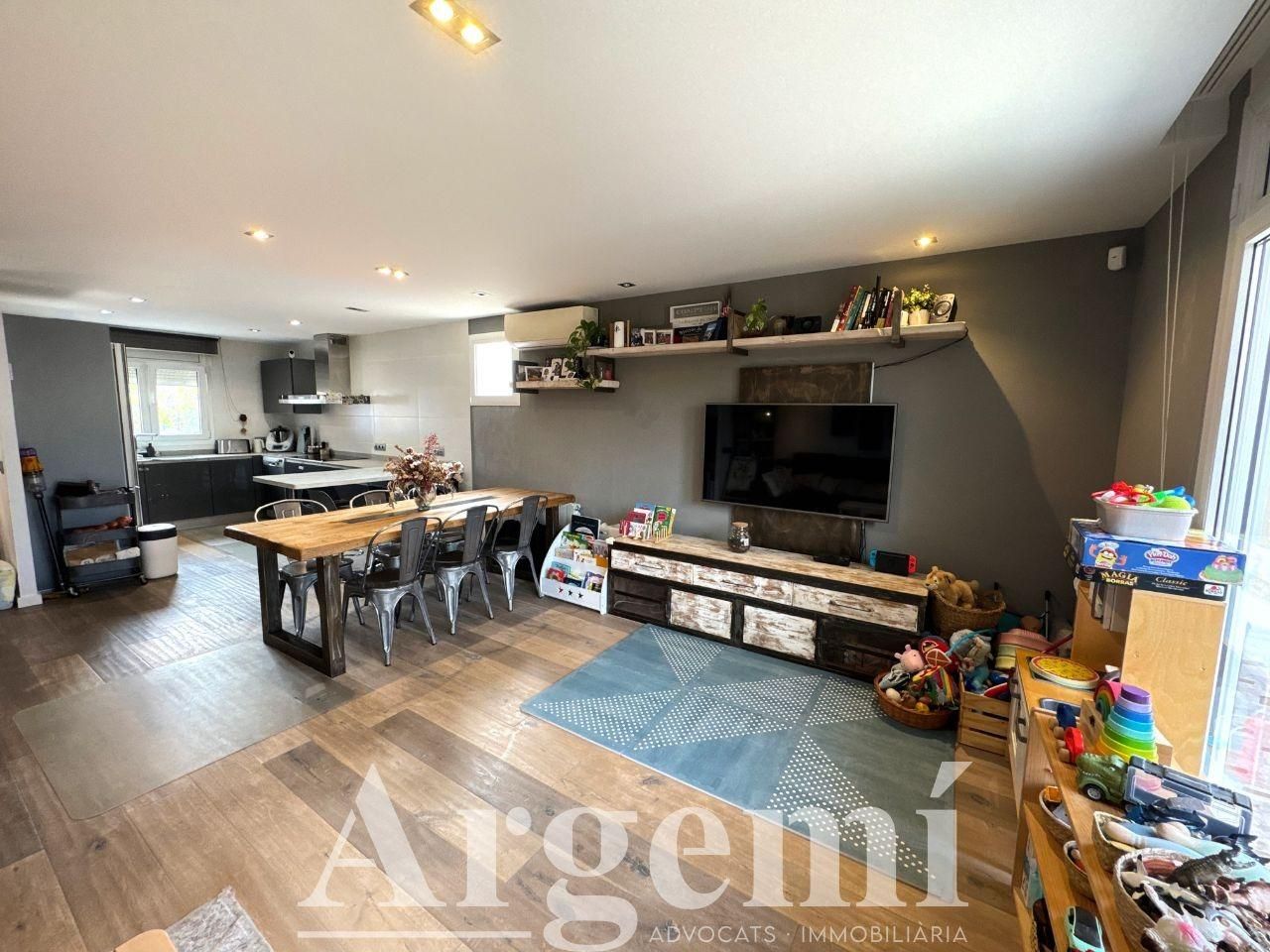 Casa adosada en venda