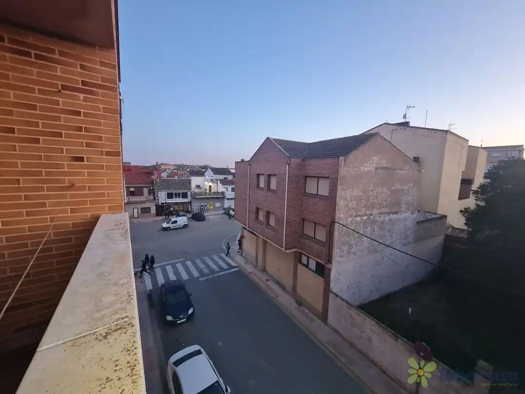 Vista exterior de Dúplex en venda en Ribaforada amb Calefacció i Traster