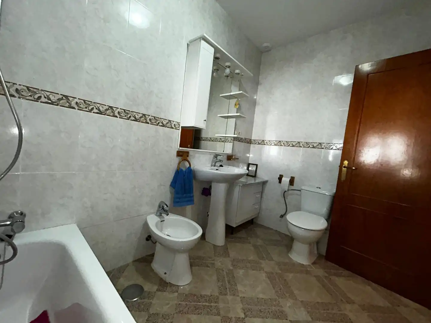 Bany de Casa o xalet en venda en Chiclana de la Frontera amb Jardí privat, Terrassa i Traster