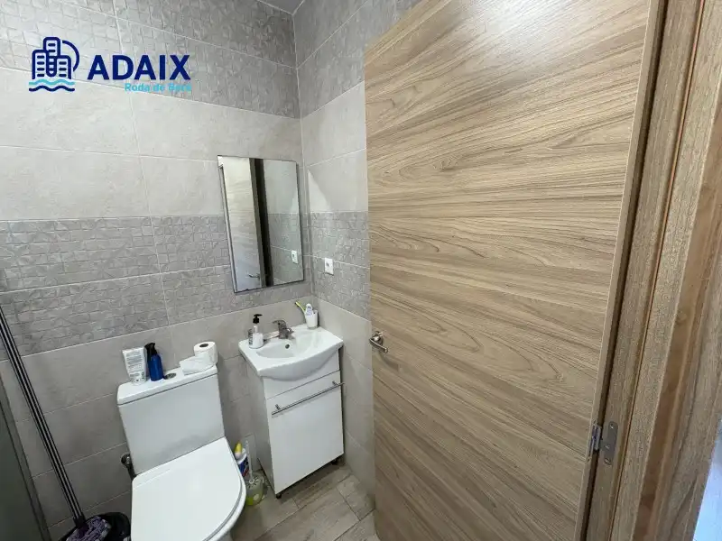 Bathroom of Flat for sale in Roda de Berà  with Terrace and Oven