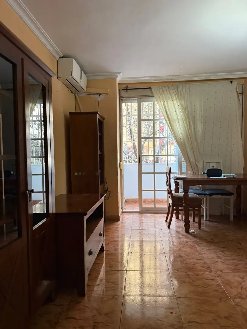 Schlafzimmer von Wohnung zum Verkauf in Sevilla mit Klimaanlage und Terrasse