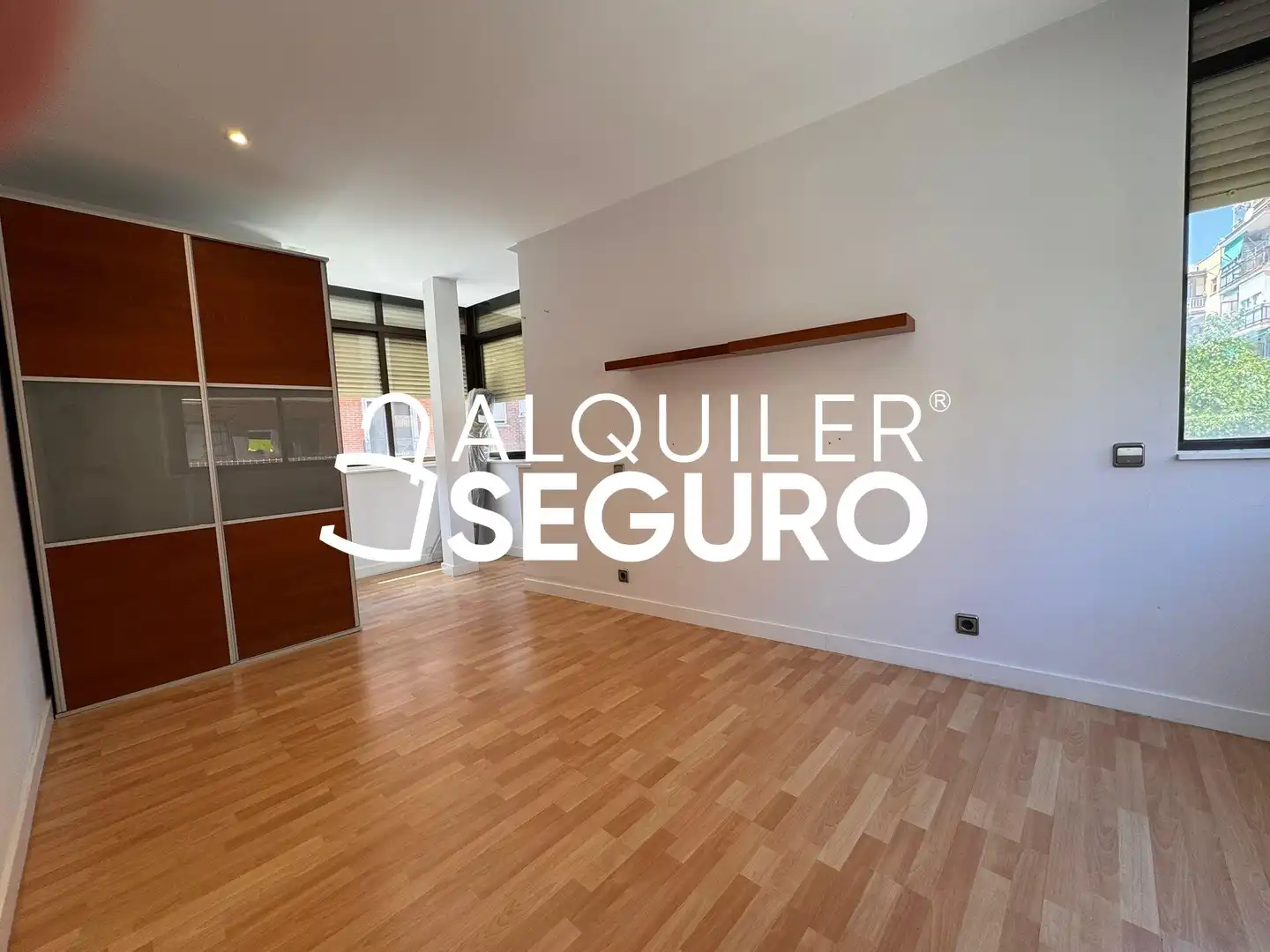 Piso de alquiler en Madrid con Calefacción y Amueblado