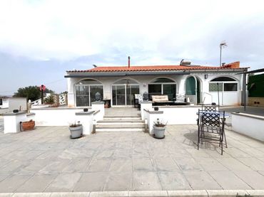Casa rústica en venta en Sax