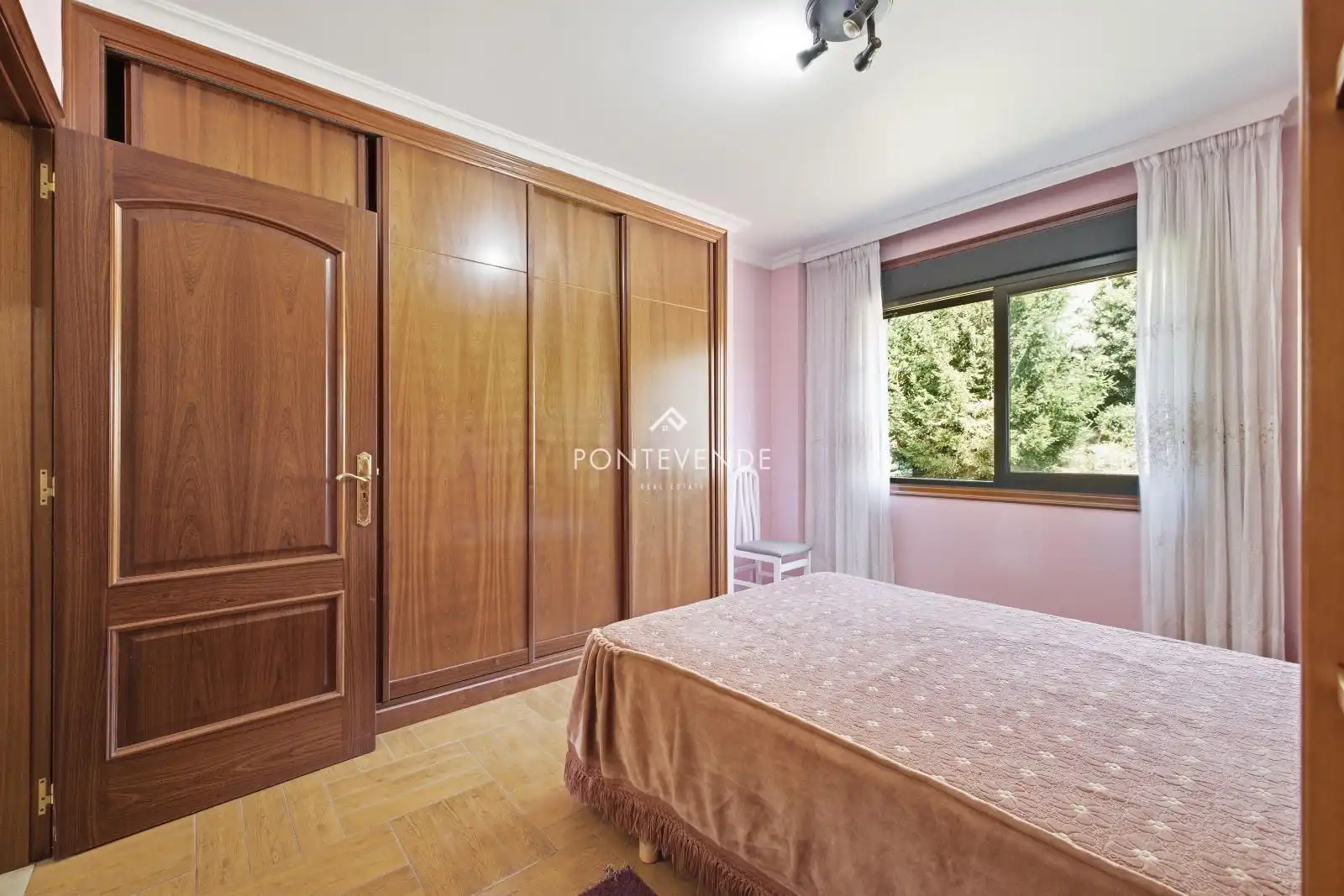 Habitación de Casa o chalet en venta en Marín con Calefacción, Terraza y Trastero