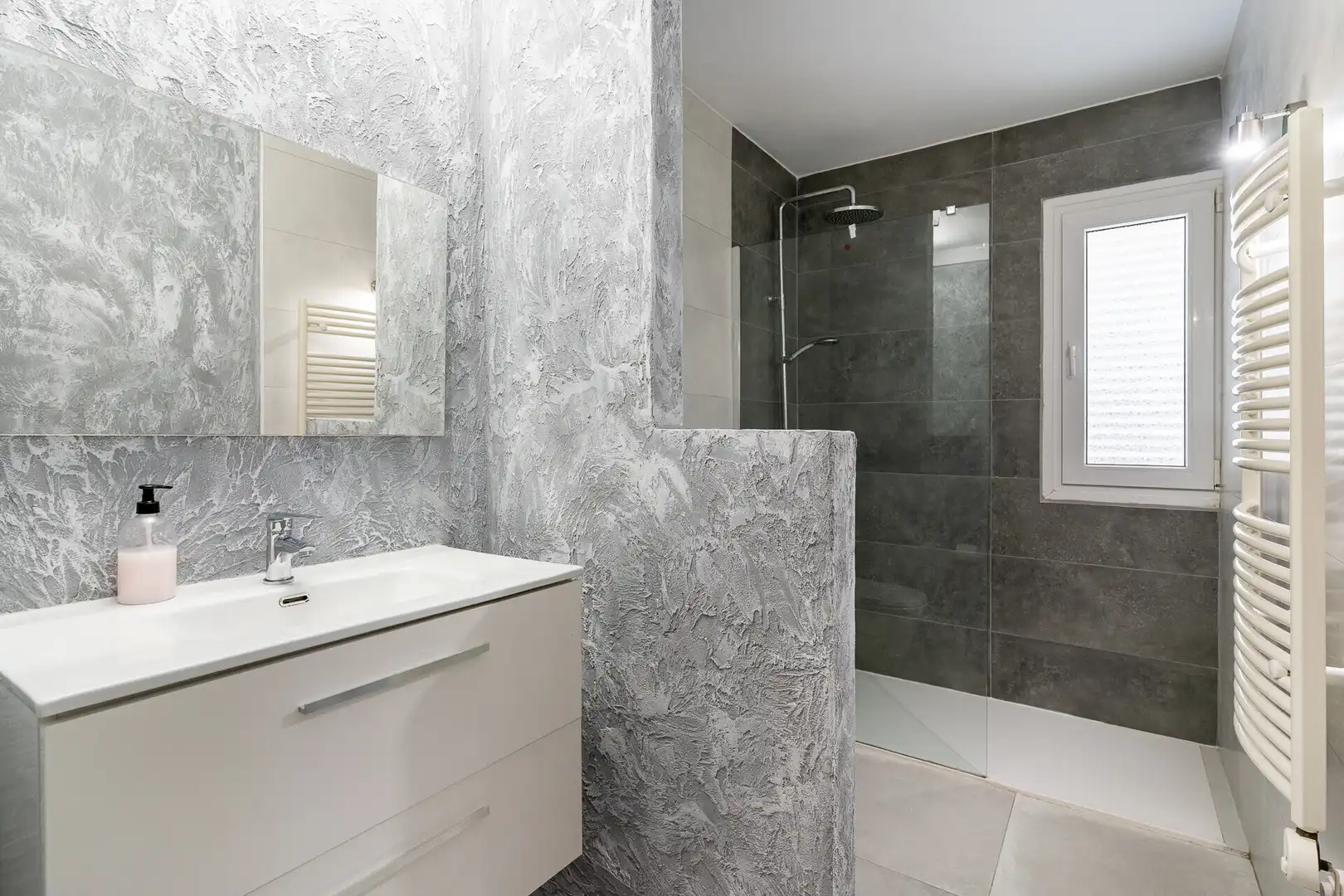 Baño de Piso de alquiler en Calvià con Aire acondicionado, Calefacción y Terraza