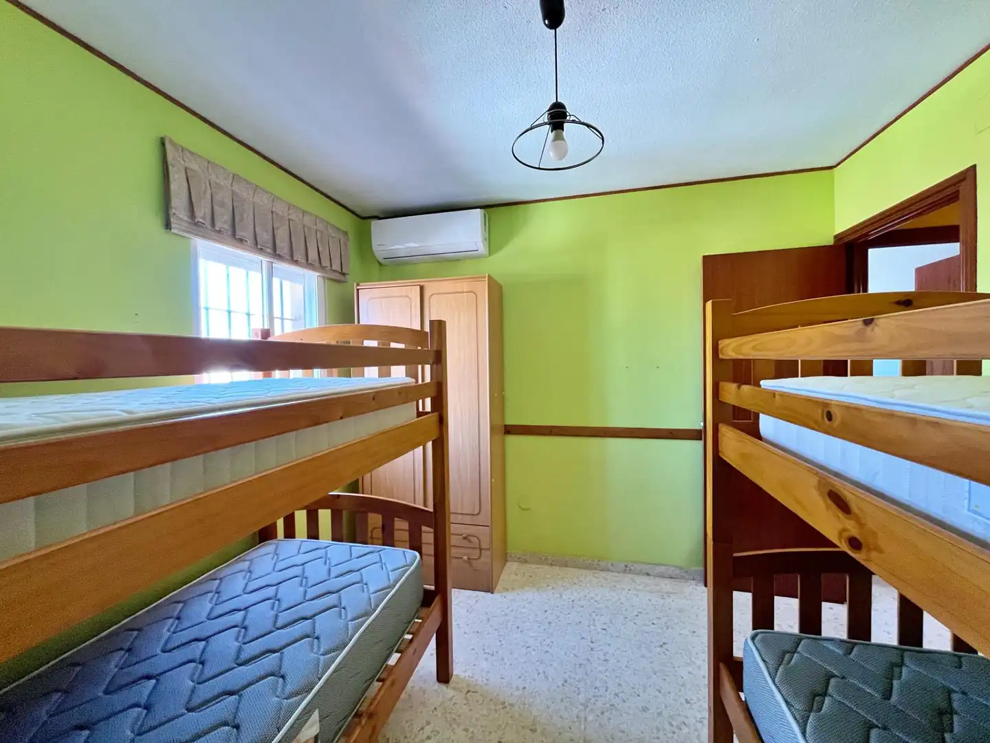 Habitación de Casa adosada en venta en Rincón de la Victoria con Aire acondicionado, Calefacción y Terraza