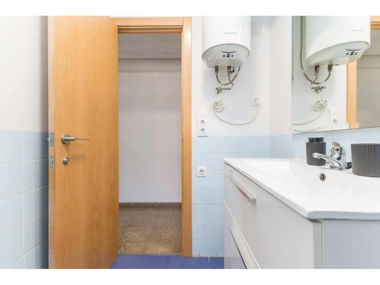 Baño de Piso en venta en Valencia con Aire acondicionado y Balcón