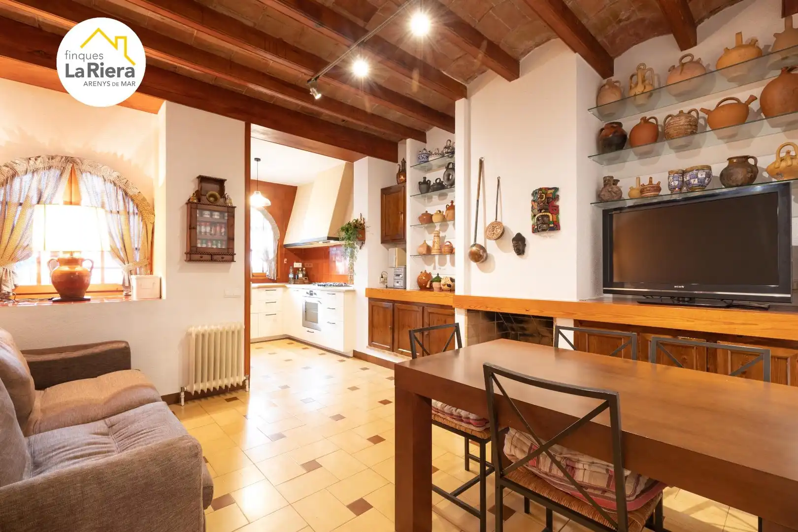 Cuina de Casa o xalet en venda en Arenys de Mar amb Calefacció, Terrassa i Traster