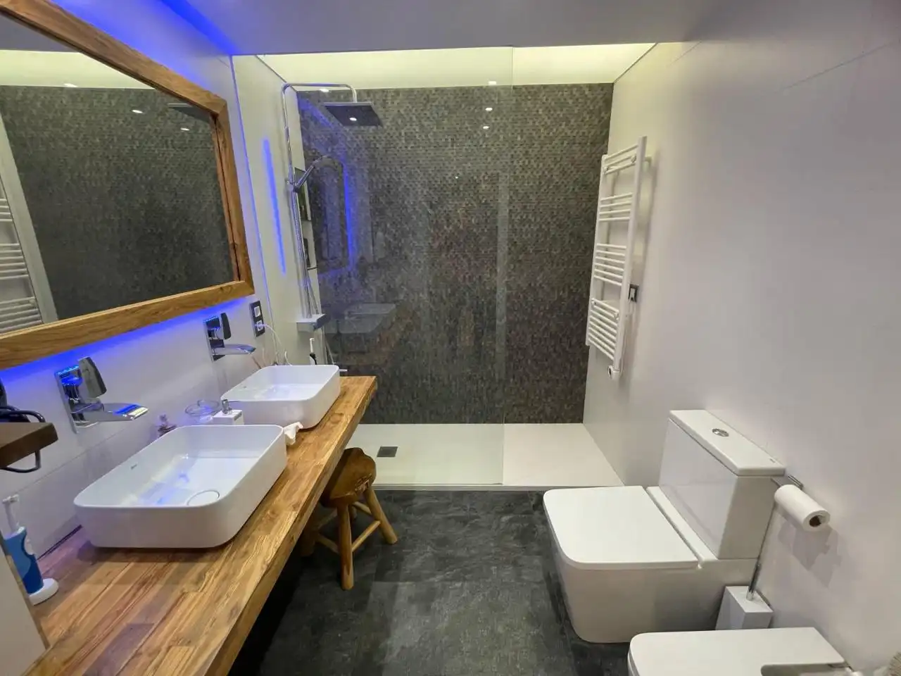 Bathroom of Flat for sale in Córdoba  with Air Conditioner and Terrace