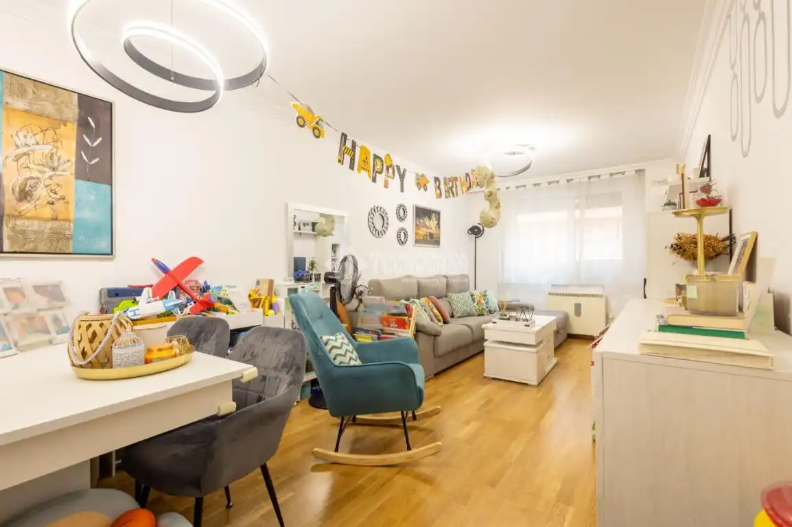 Sala de estar de Piso en venta en Castellanos de Moriscos con Calefacción, Terraza y Trastero