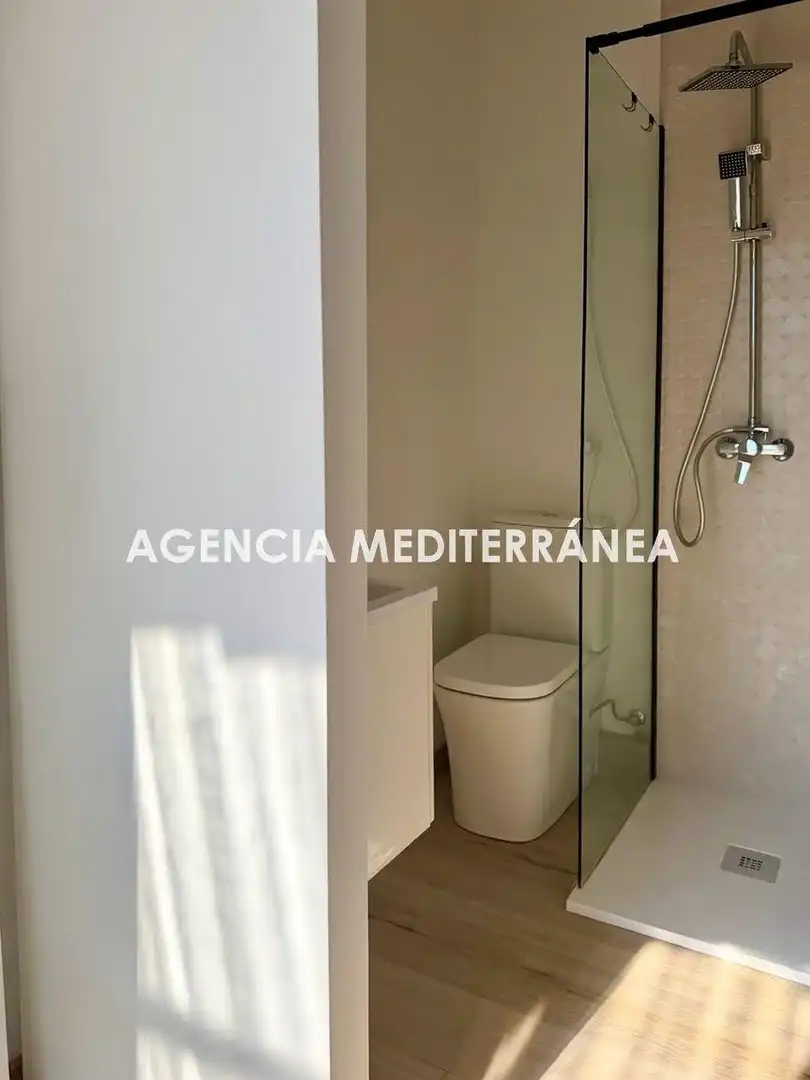 Bany de Oficina en venda en Valencia amb Aire condicionat, Calefacció i Terrassa