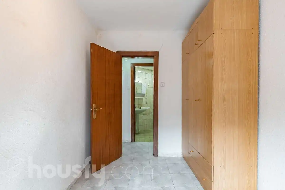 Flat for sale in Cornellà de Llobregat  with Air Conditioner