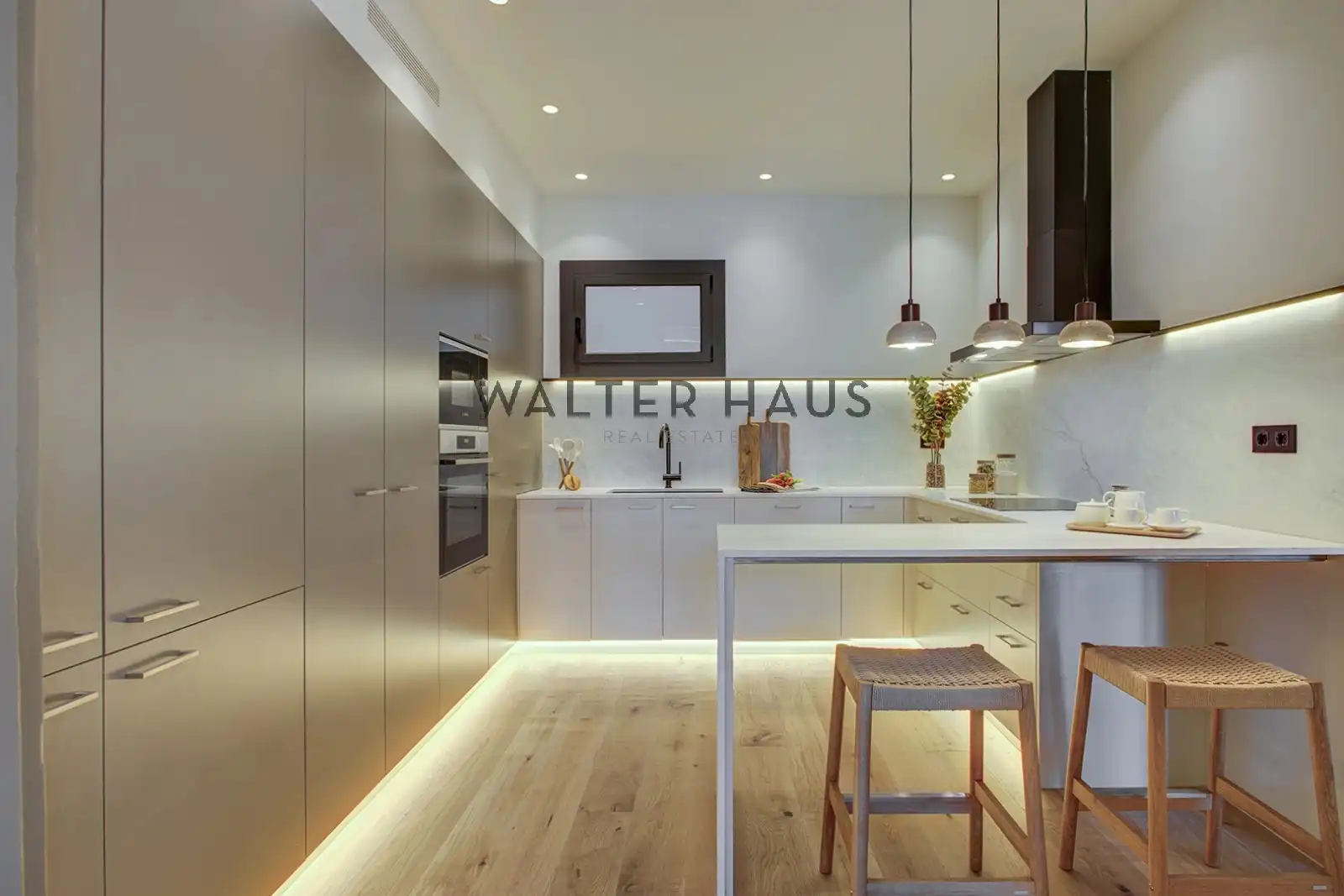 Cocina de Piso en venta en Barcelona con Aire acondicionado, Amueblado y Horno