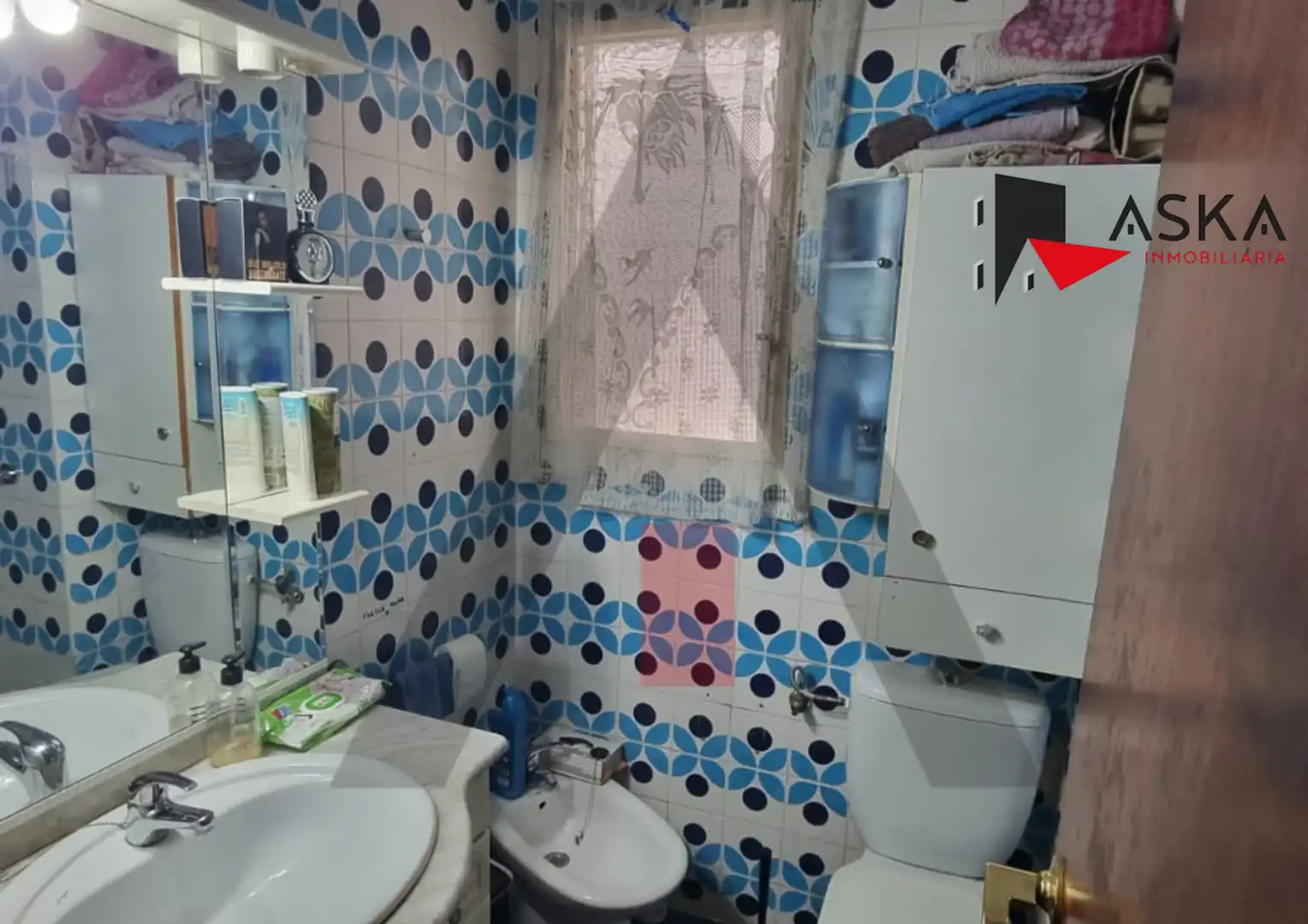 Bathroom of Flat for sale in Torrent  with Air Conditioner and Balcony