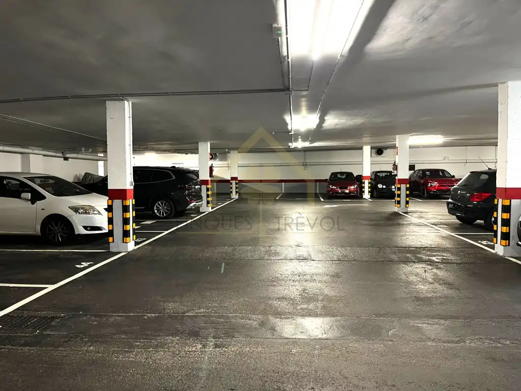 Parking de Ático en venta en Granollers con Aire acondicionado, Calefacción y Terraza