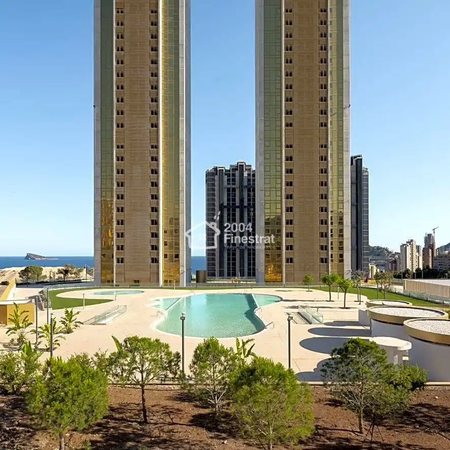 Außenansicht von Wohnungen zum Verkauf in Benidorm mit Klimaanlage, Terrasse und Gemeinschaftspool