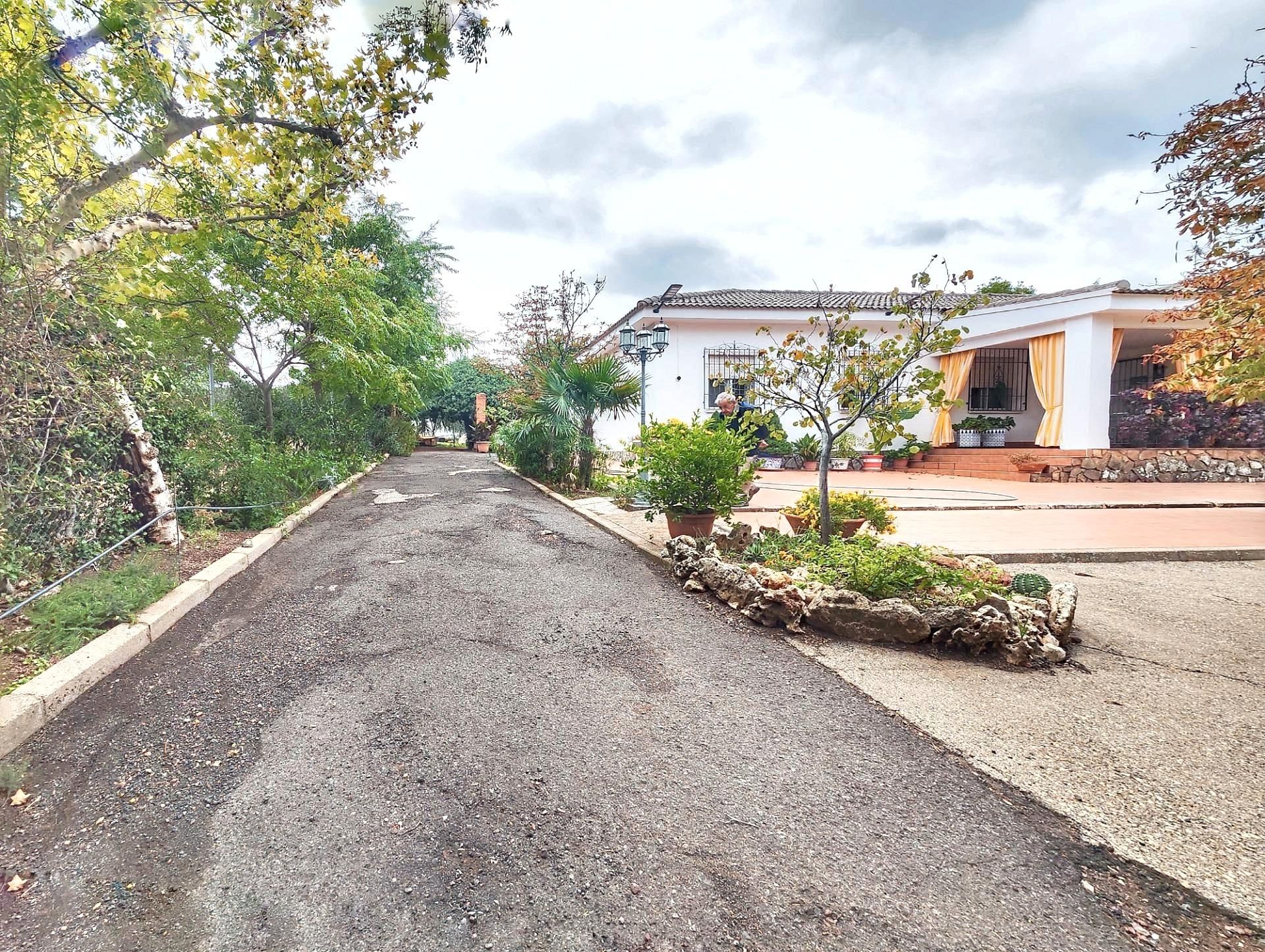 Exterior view of House or chalet for sale in Puertollano  with Air Conditioner, Heating and Private garden