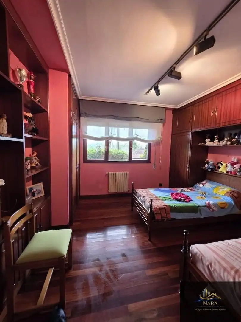 Bedroom of Houses for sale in Torrelavega   with Heating, Private garden and Parquet flooring
