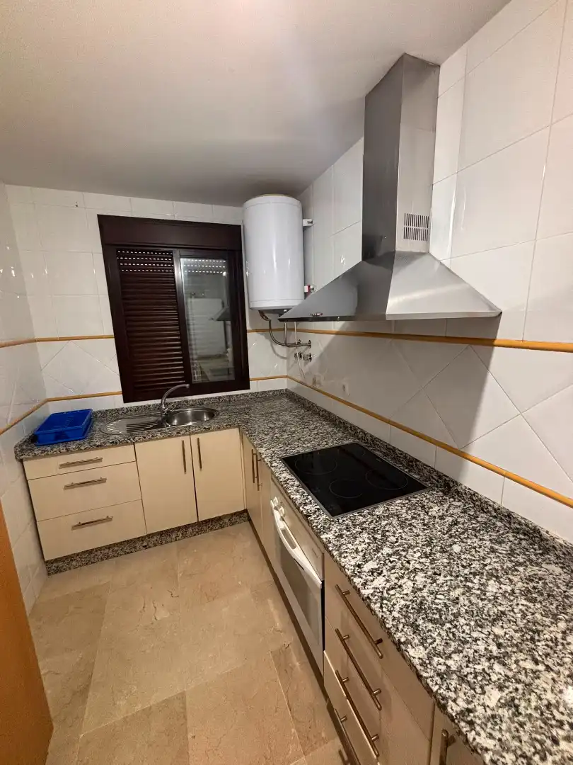 Cuina de Pis en venda en Alcalá de Guadaira amb Aire condicionat, Terrassa i Traster