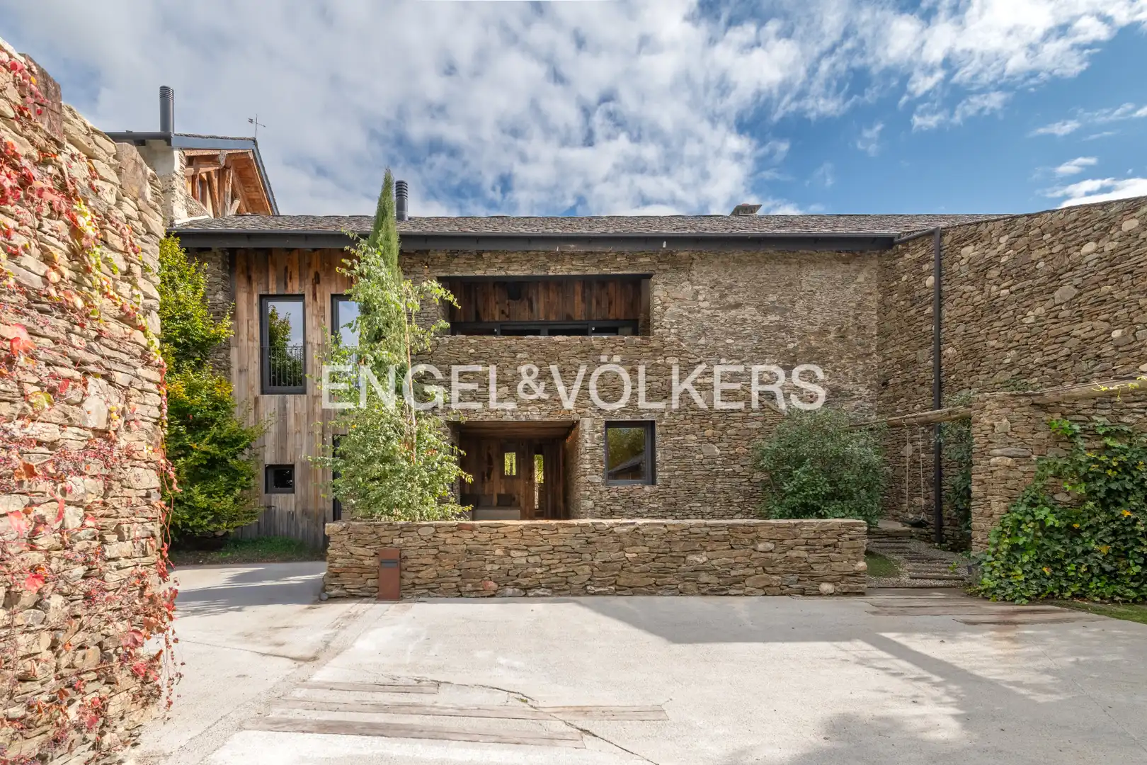 Vista exterior de Casa o chalet en venta en Bolvir con Calefacción, Jardín privado y Parquet