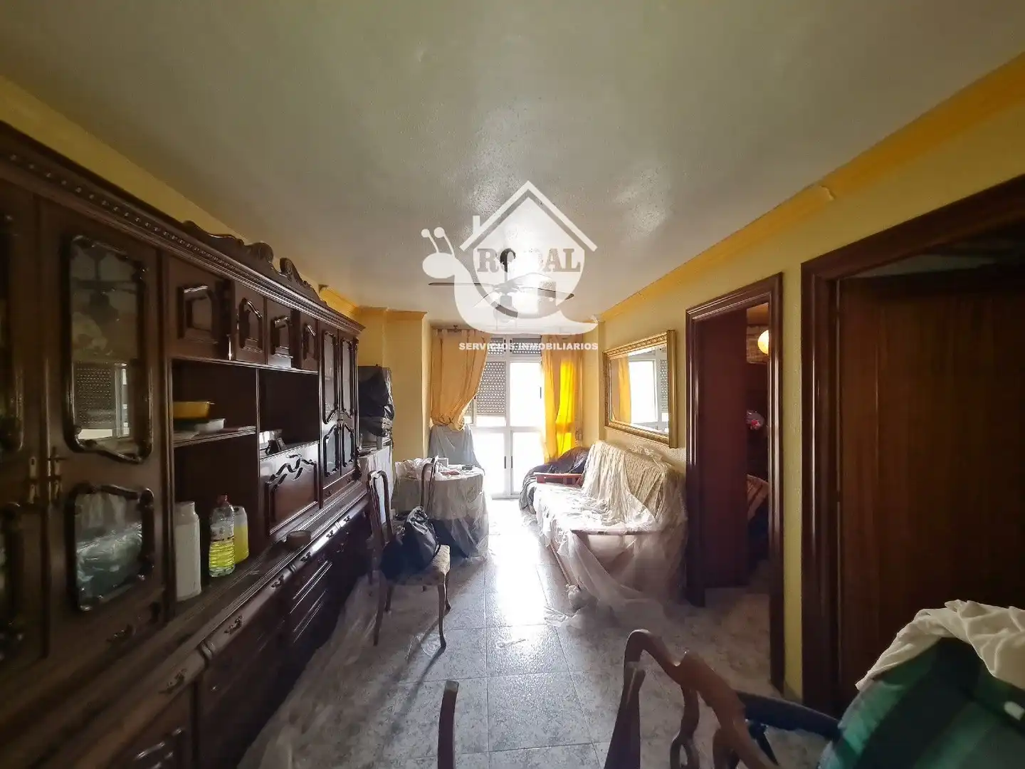 Sala de estar de Piso en venta en Almería con Calefacción, Amueblado y Horno