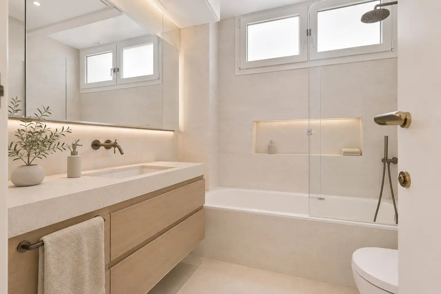 Bathroom of Houses for sale in Castelldefels  with Air Conditioner, Heating and Private garden