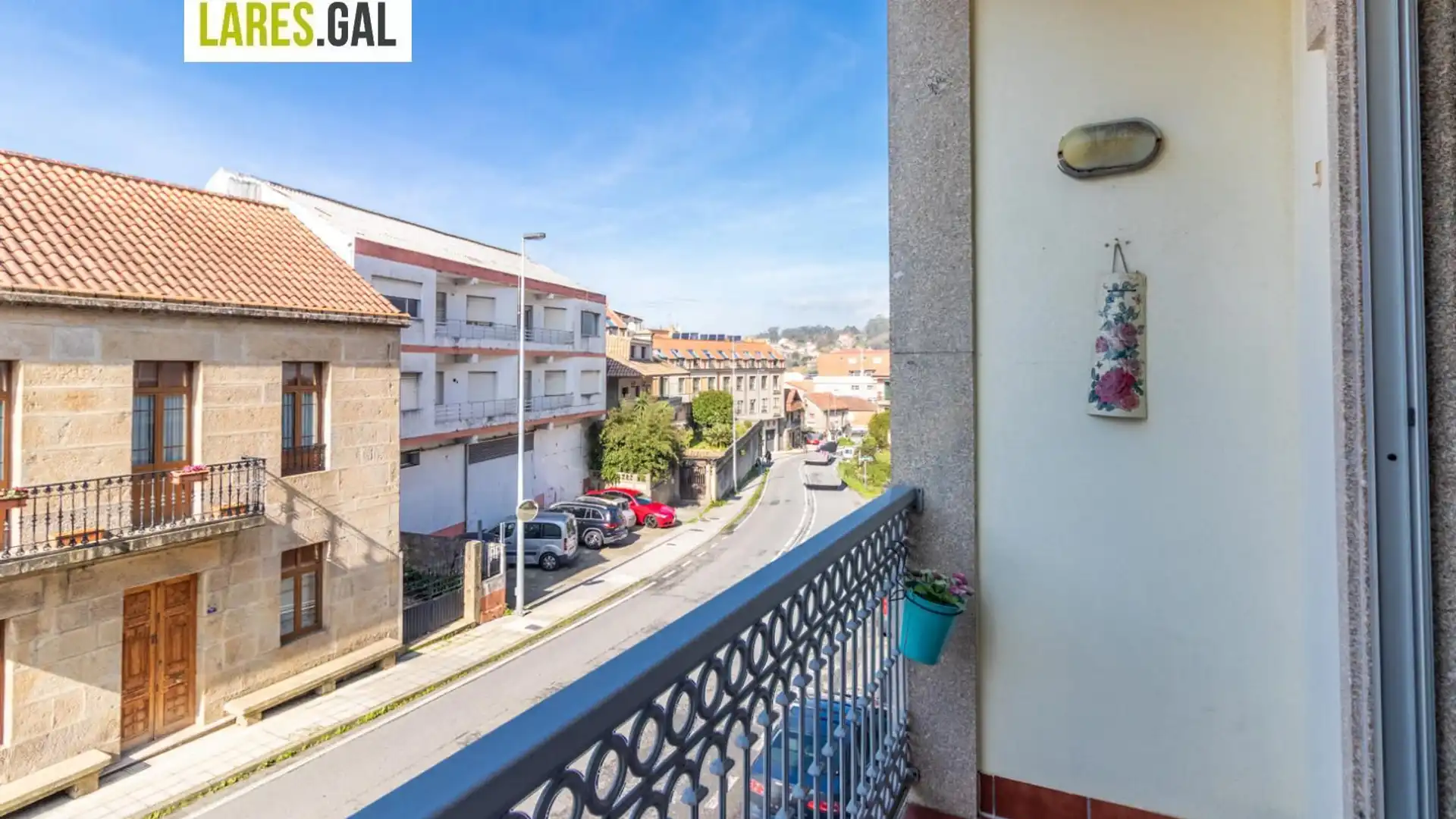 Außenansicht von Wohnung zum Verkauf in Cangas  mit Heizung, Terrasse und Abstellraum