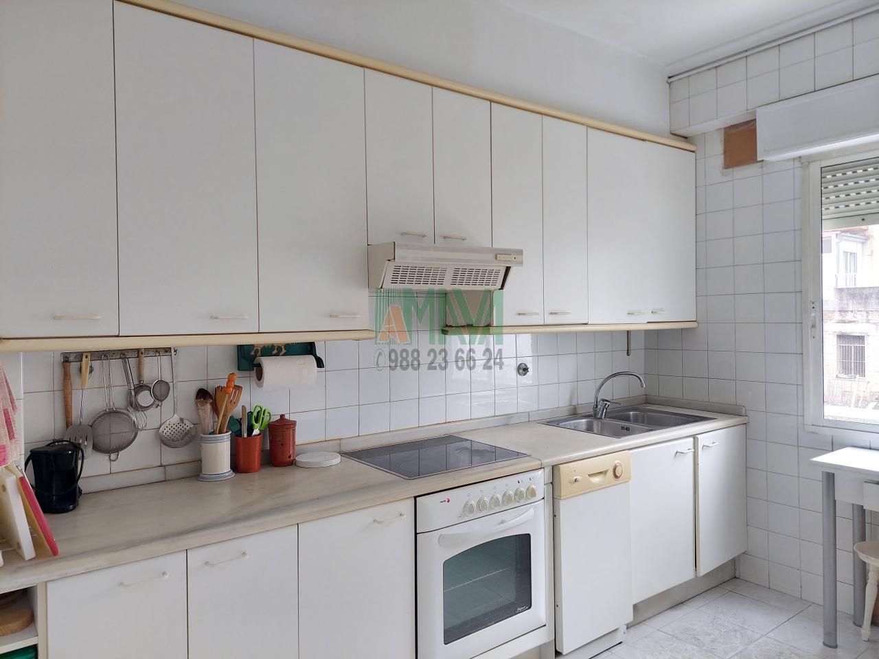 Kitchen of Flat for sale in Ourense Capital   with Heating and Storage room