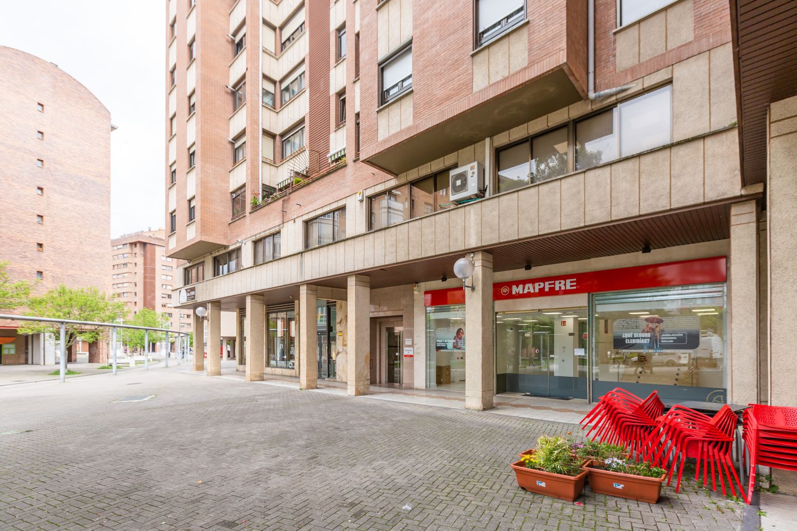 Vista exterior de Local de lloguer en  Pamplona / Iruña amb Terrassa