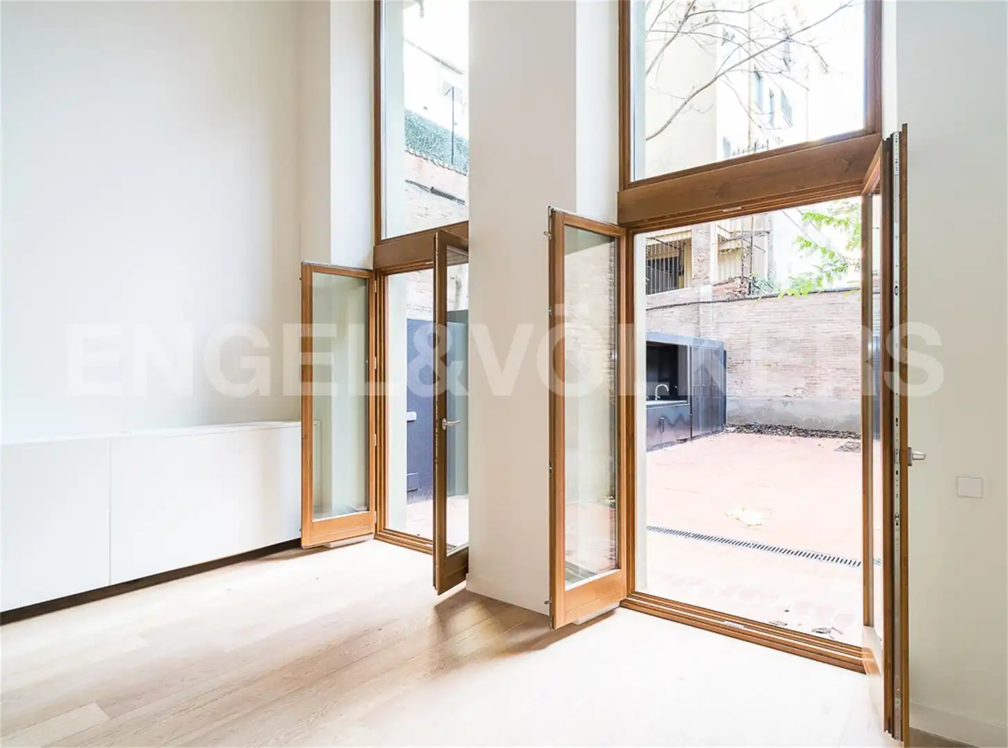 Planta baja en venta en Dreta de l'Eixample