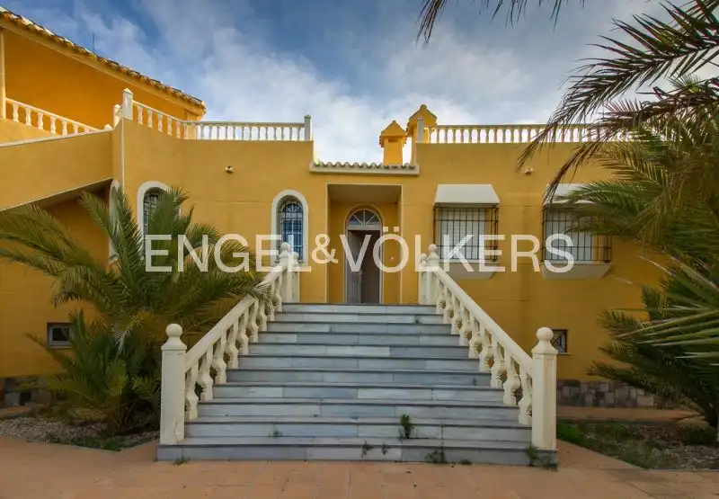 Country house zum Verkauf in La Manga del Mar Menor mit Heizung, Privatgarten und Terrasse