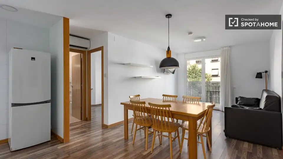 Comedor de Piso de alquiler en  Barcelona Capital con Aire acondicionado, Calefacción y Amueblado