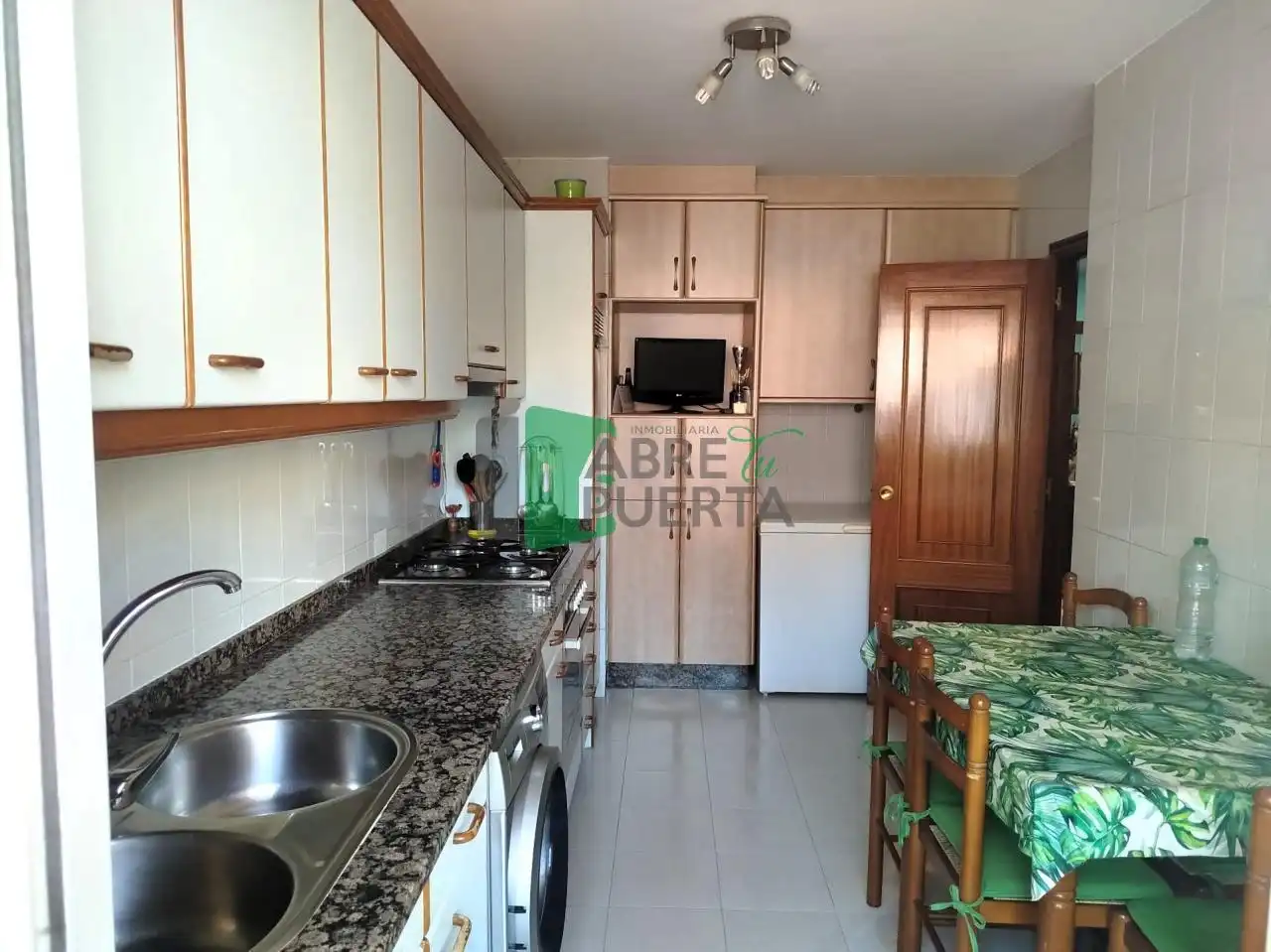 Kitchen of Flat for sale in Ourense Capital   with Heating, Storage room and Balcony
