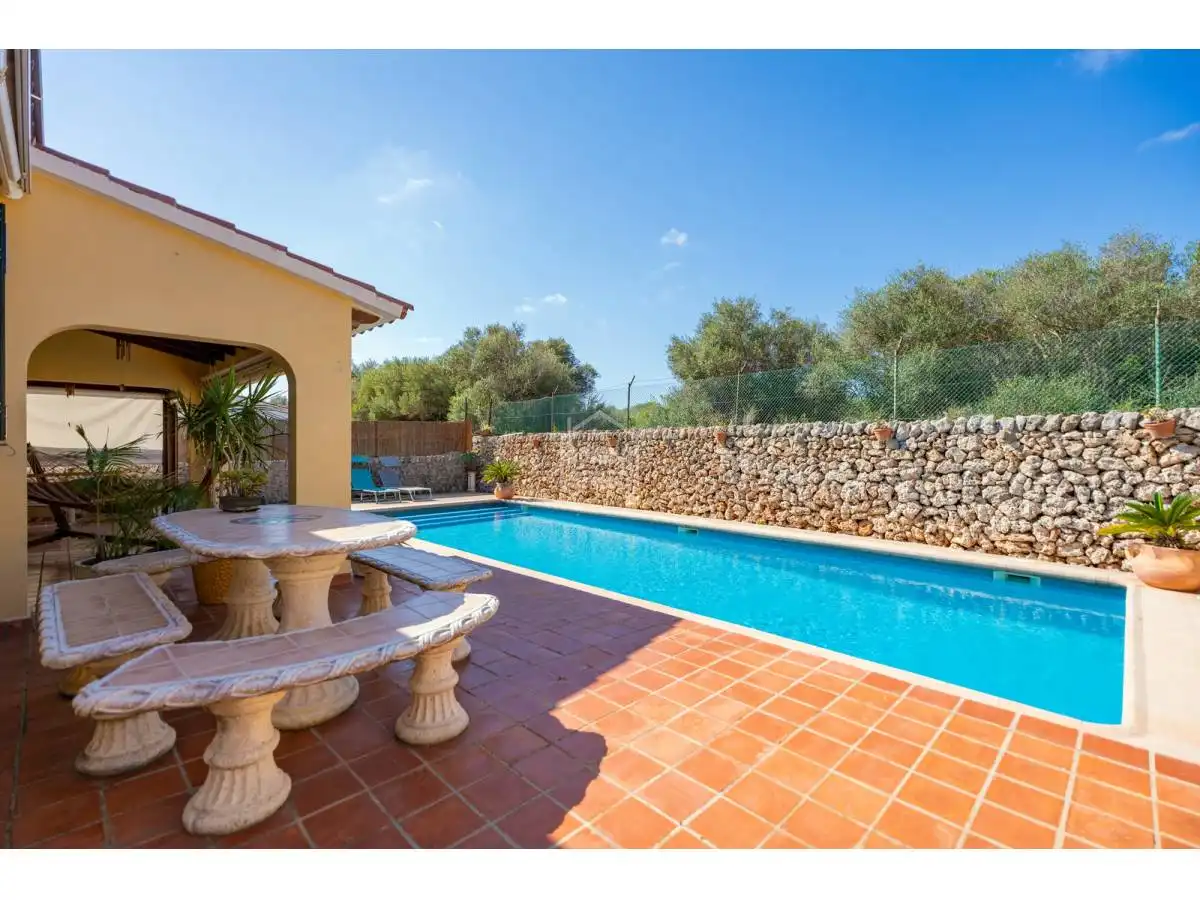 Piscina de Casa o xalet en venda en Es Castell amb Calefacció, Jardí privat i Terrassa