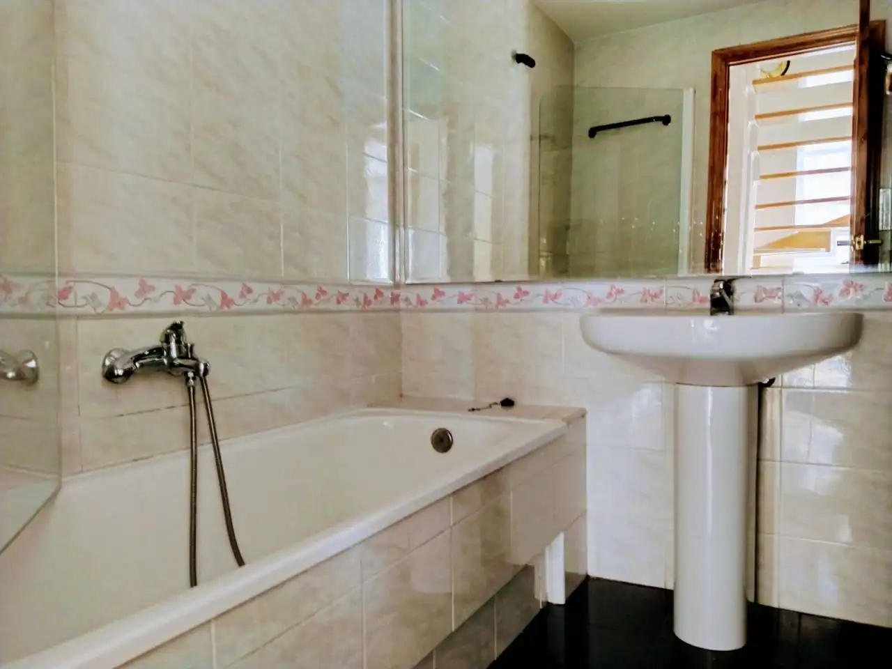 Baño de Dúplex de alquiler en Burgos con Calefacción, Parquet y Amueblado