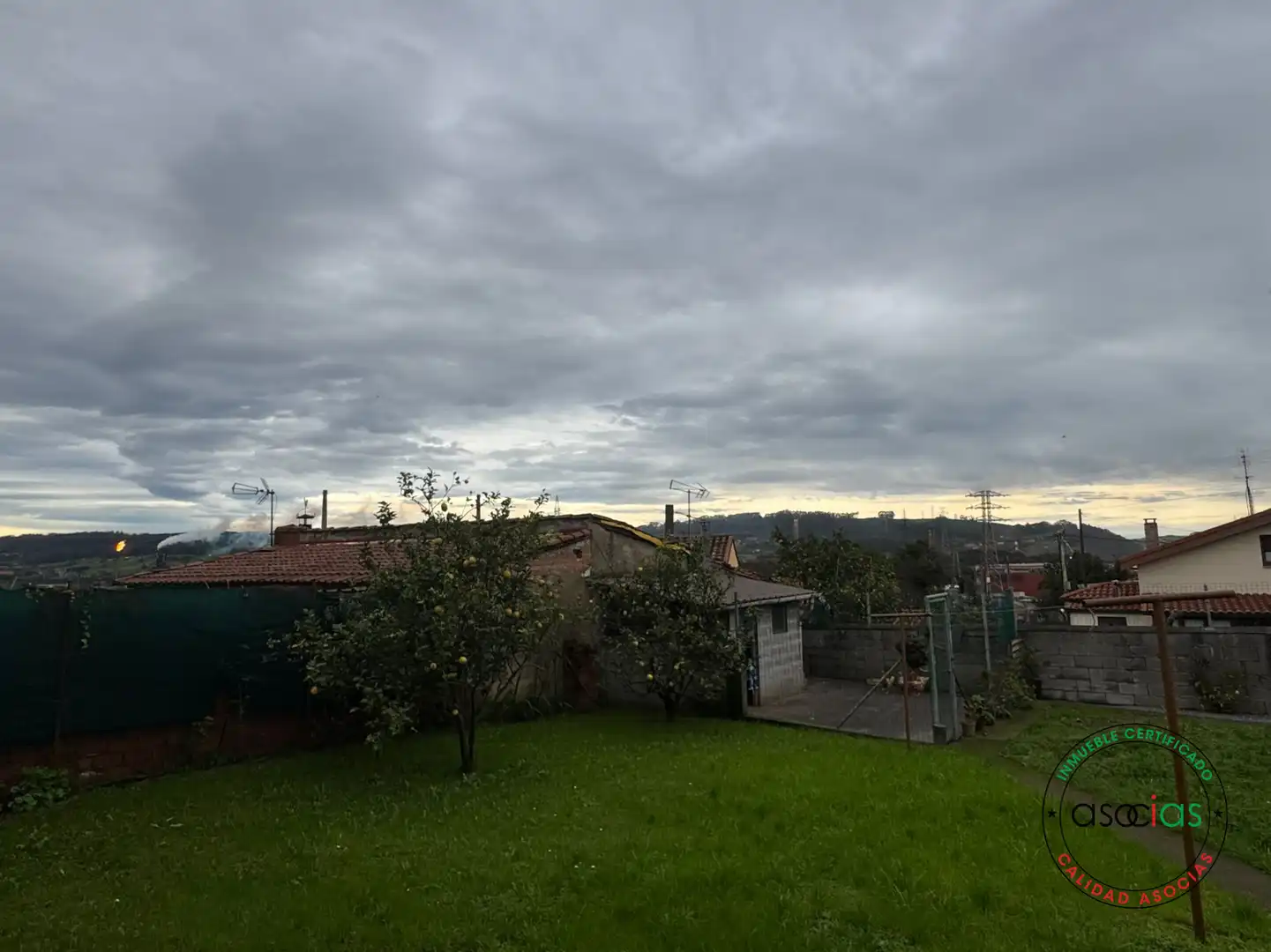 Casa adosada en venta en Gijón  con Calefacción y Jardín privado