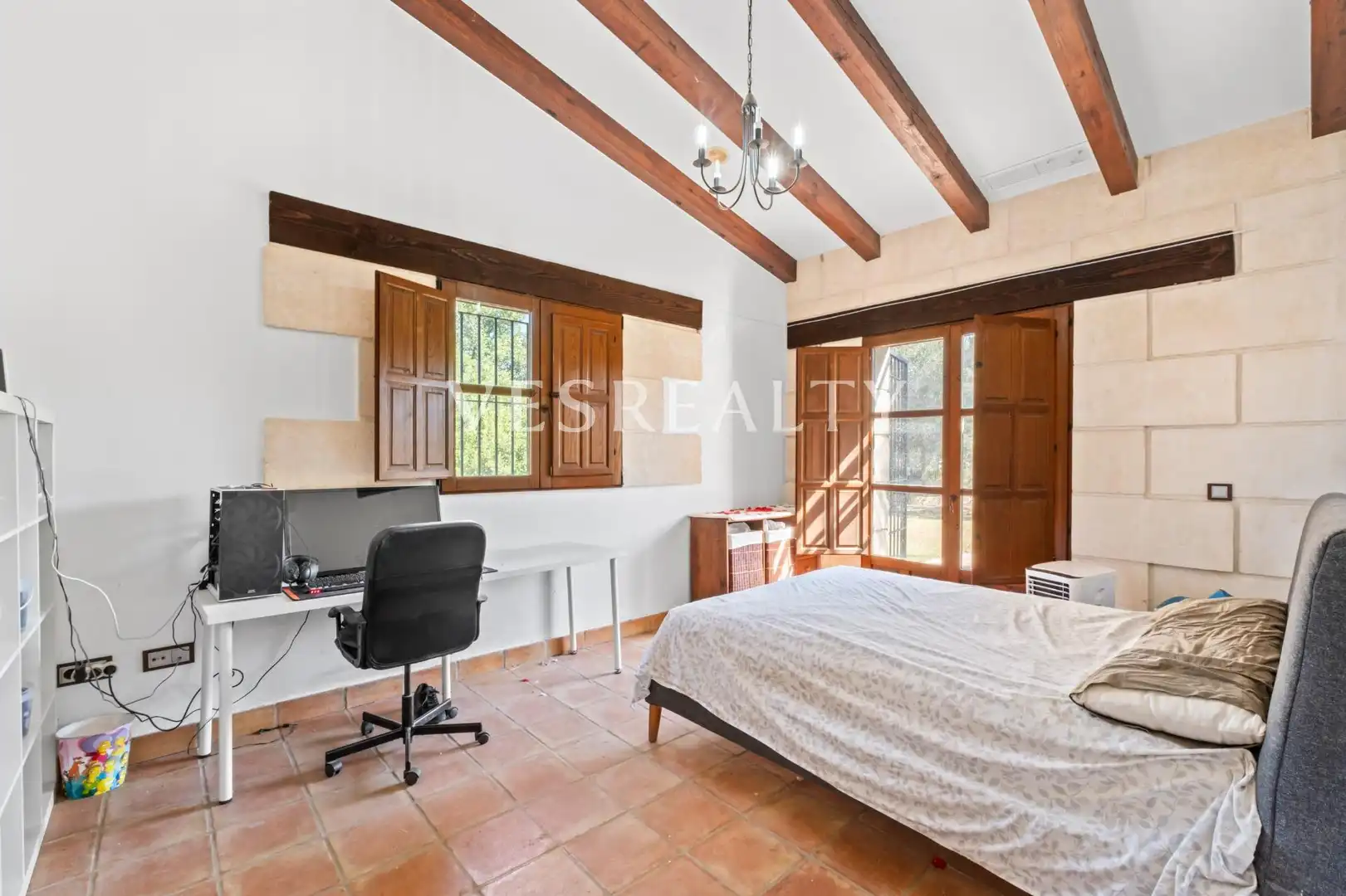 Vista exterior de Casa o xalet en venda en Elche / Elx amb Aire condicionat, Calefacció i Jardí privat