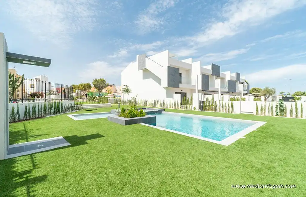 Piscina de Apartamento en venta en Torrevieja con Jardín privado, Terraza y Piscina comunitaria