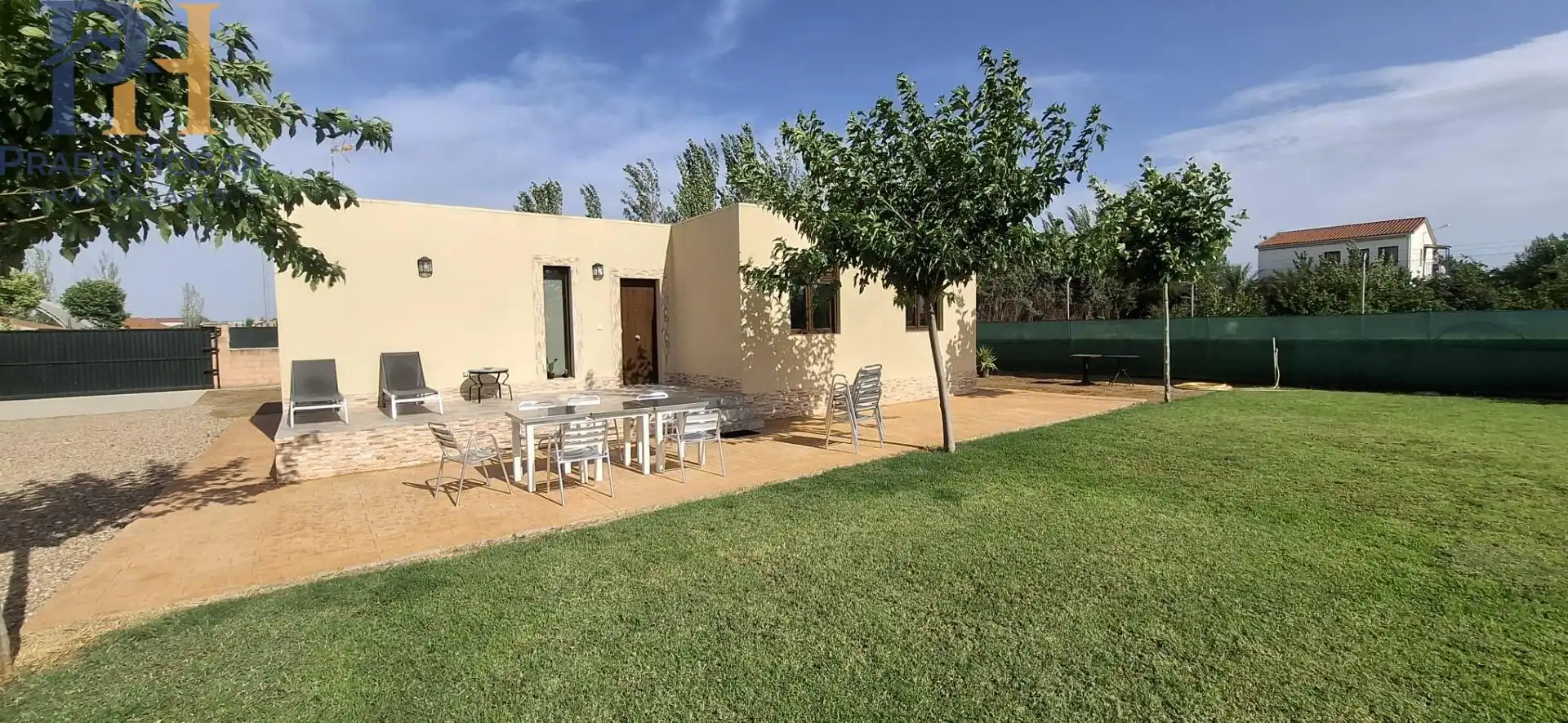 Houses for sale in Calle Calle Moscatel, Pepino