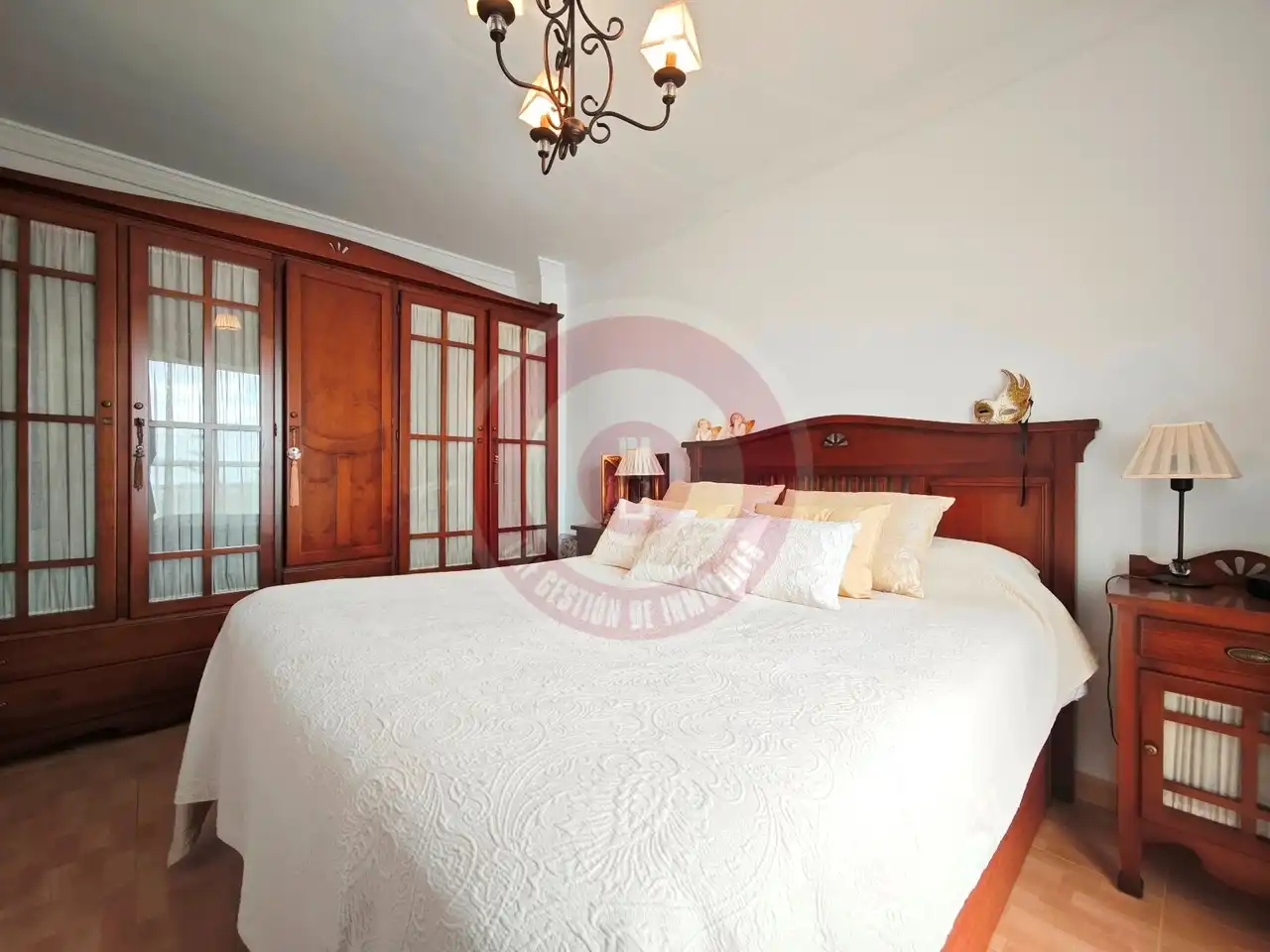 Dormitori de Casa adosada en venda en Vélez-Málaga amb Aire condicionat, Terrassa i Moblat
