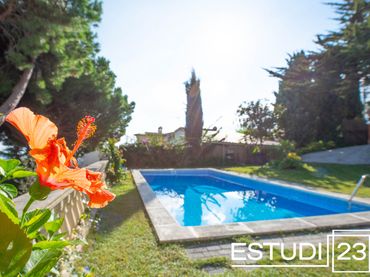 Casa con piscina en venta en Arenys de Munt