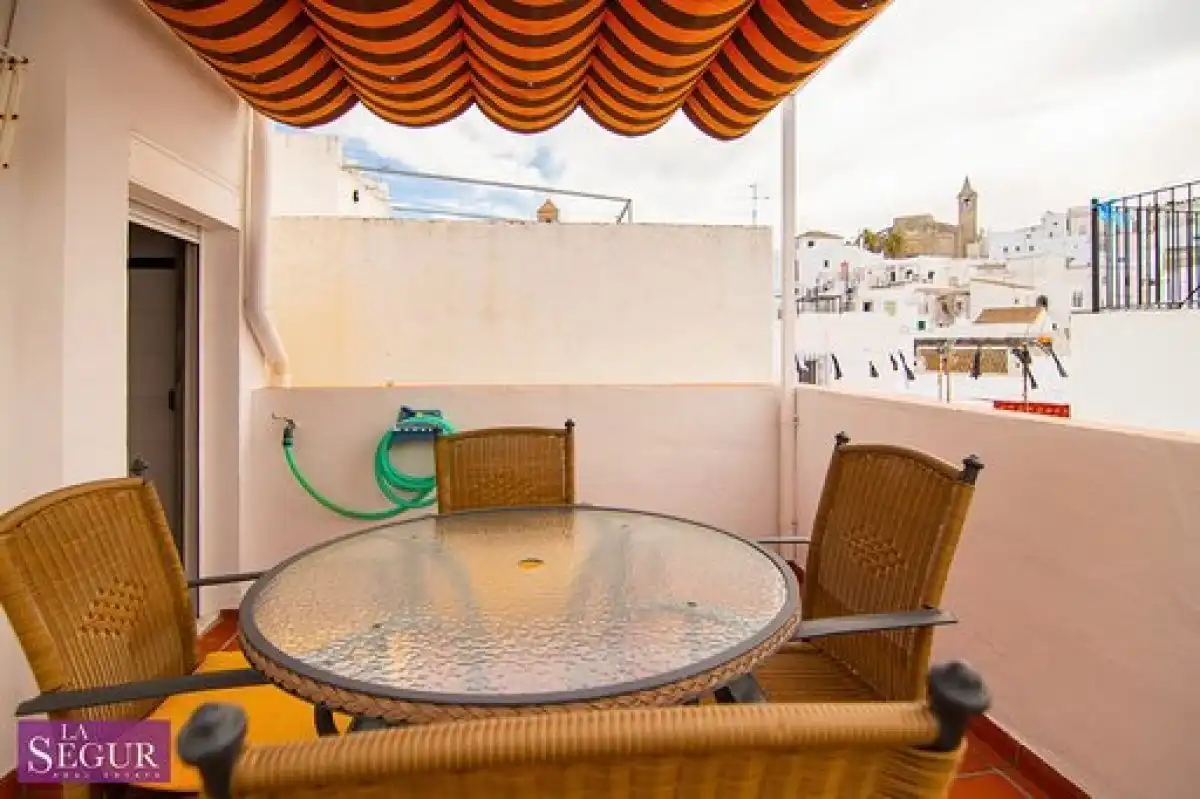 House with terrace for sale in Vejer