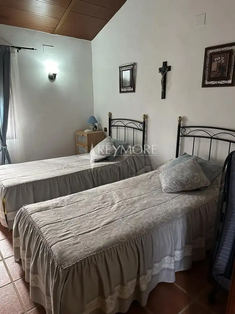 Habitación de Finca rústica en venta en La Puebla de los Infantes con Aire acondicionado, Calefacción y Jardín privado