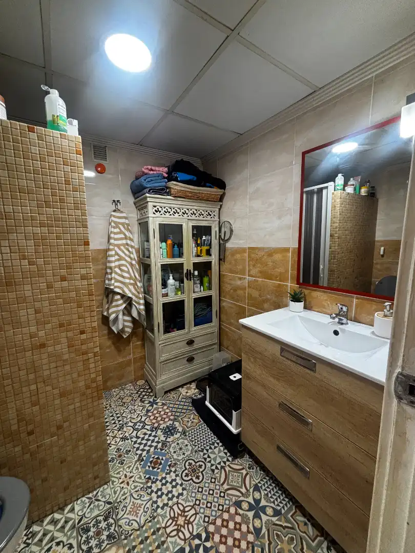 Bathroom of Flat for sale in Benidorm  with Air Conditioner, Heating and Balcony