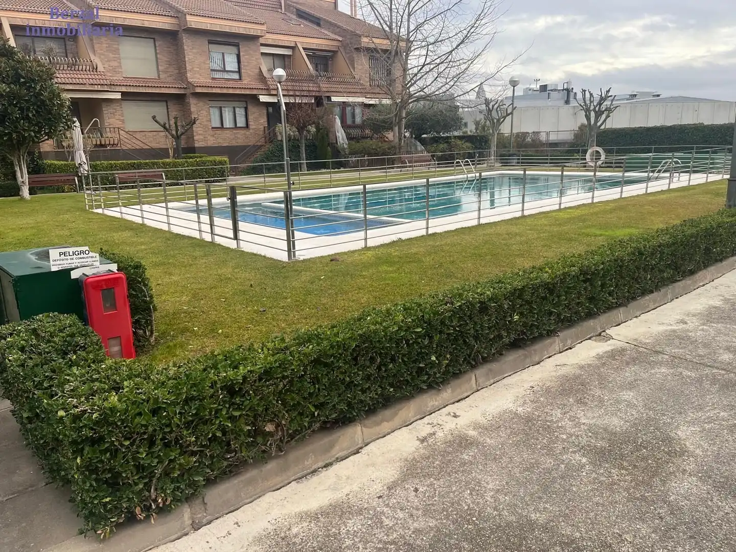 Swimming pool of Single-family semi-detached for sale in  Logroño  with Heating, Private garden and Terrace
