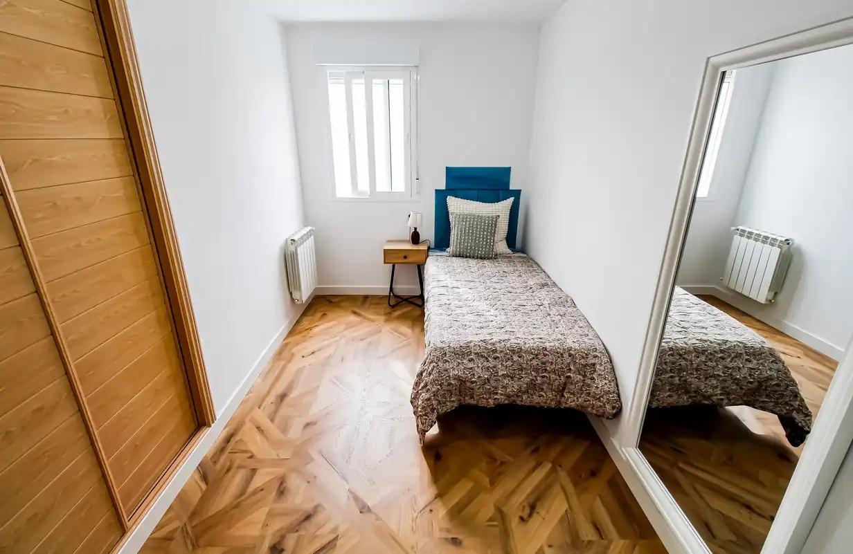 Bedroom of Flat for sale in Madrid  with Air Conditioner, Heating and Terrace